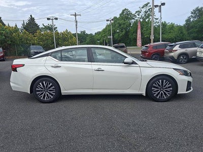 2023 Nissan Altima 2.5 SV Premium