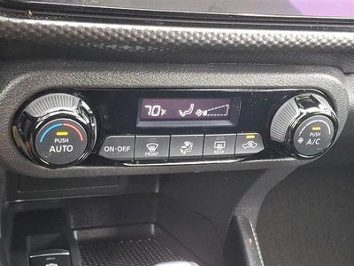 2022 Nissan Kicks SV