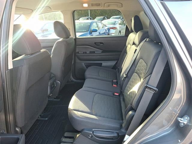 2025 Nissan Pathfinder S