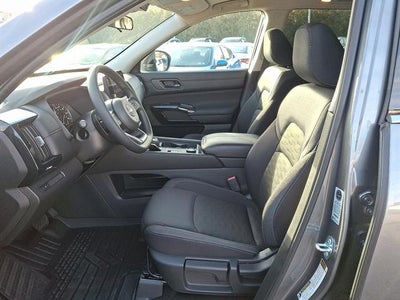 2025 Nissan Pathfinder S