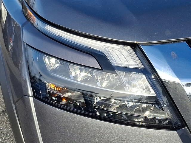 2025 Nissan Pathfinder S