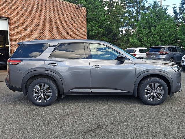 2024 Nissan Pathfinder S