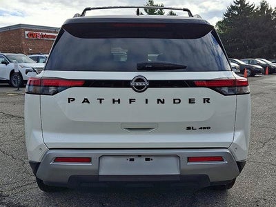 2024 Nissan Pathfinder SL