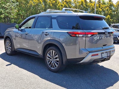 2024 Nissan Pathfinder SL