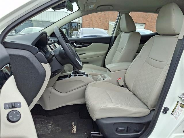 2022 Nissan Rogue Sport AWD SV W/TECH PKG.