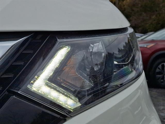 2022 Nissan Rogue Sport AWD SV W/TECH PKG.