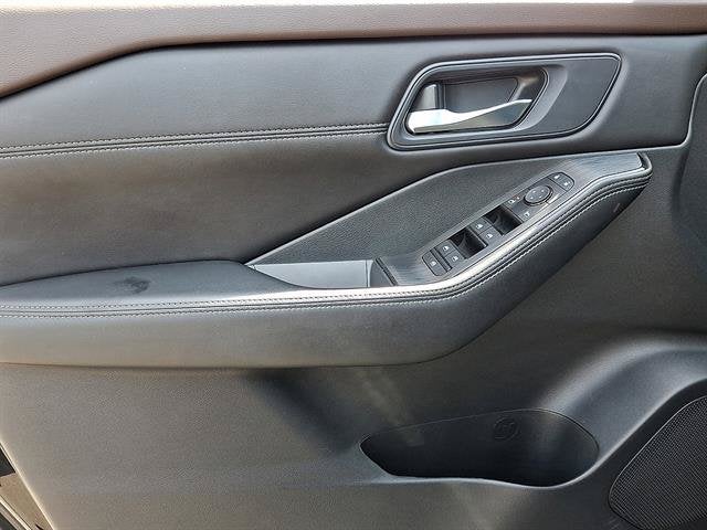 2023 Nissan Rogue SV Premium Midnight