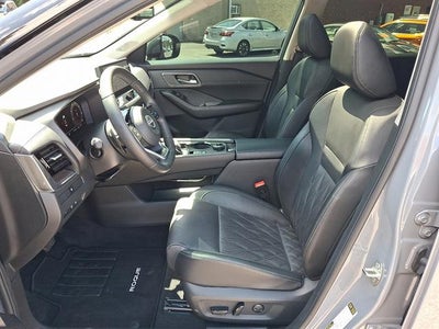 2024 Nissan Rogue AWD Platinum